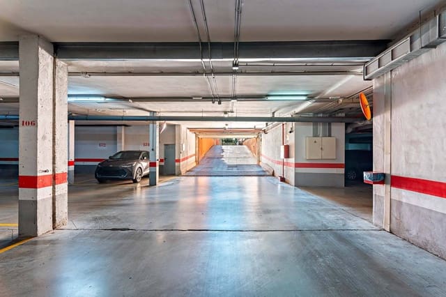 Garage for sale in Almería city - € 15,000 (Ref: 9419728)