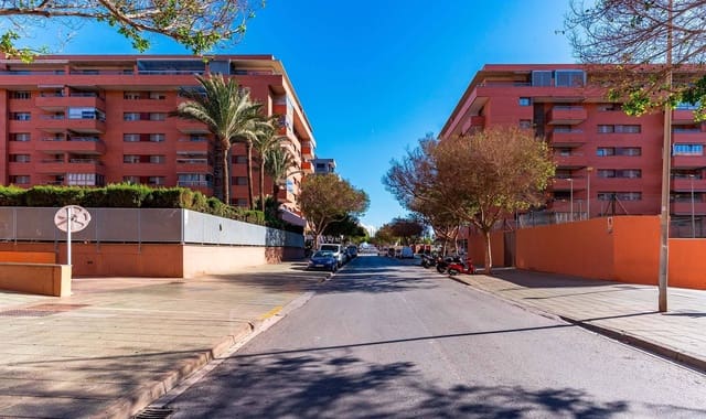 Garage for sale in Almería city - € 15,000 (Ref: 9419728)