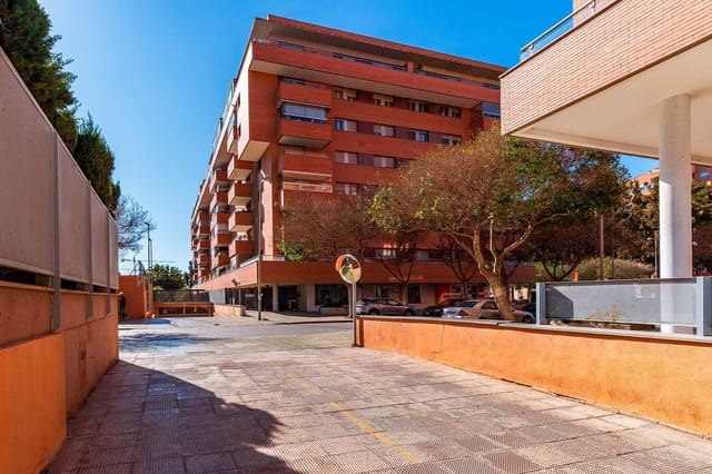 Garage for sale in Almería city - € 15,000 (Ref: 9419728)