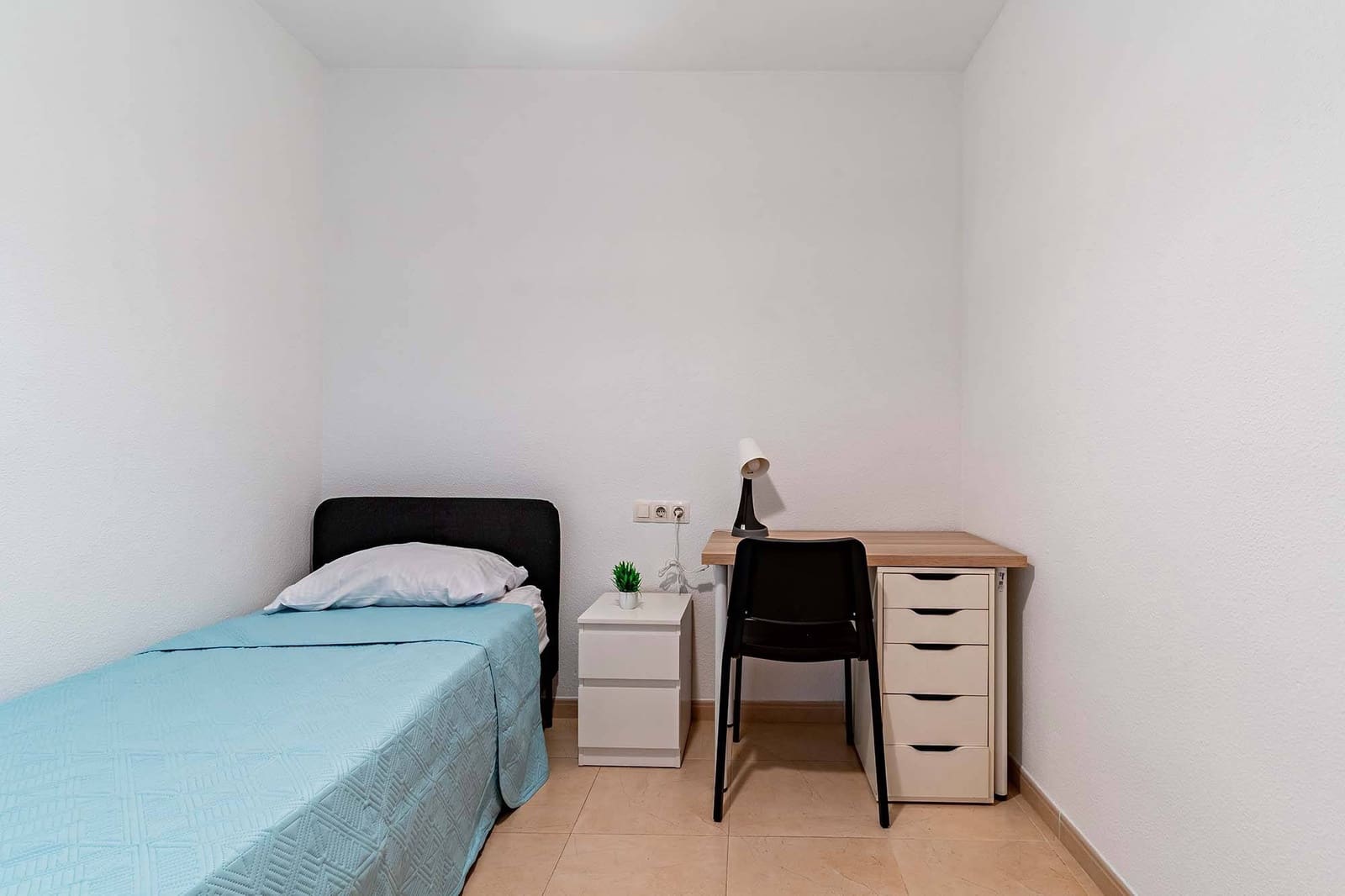 2 makuuhuone Asunto vuokrattavana paikassa Roquetas de Mar mukana 
autotalli - 690 € (Ref: 9419729)