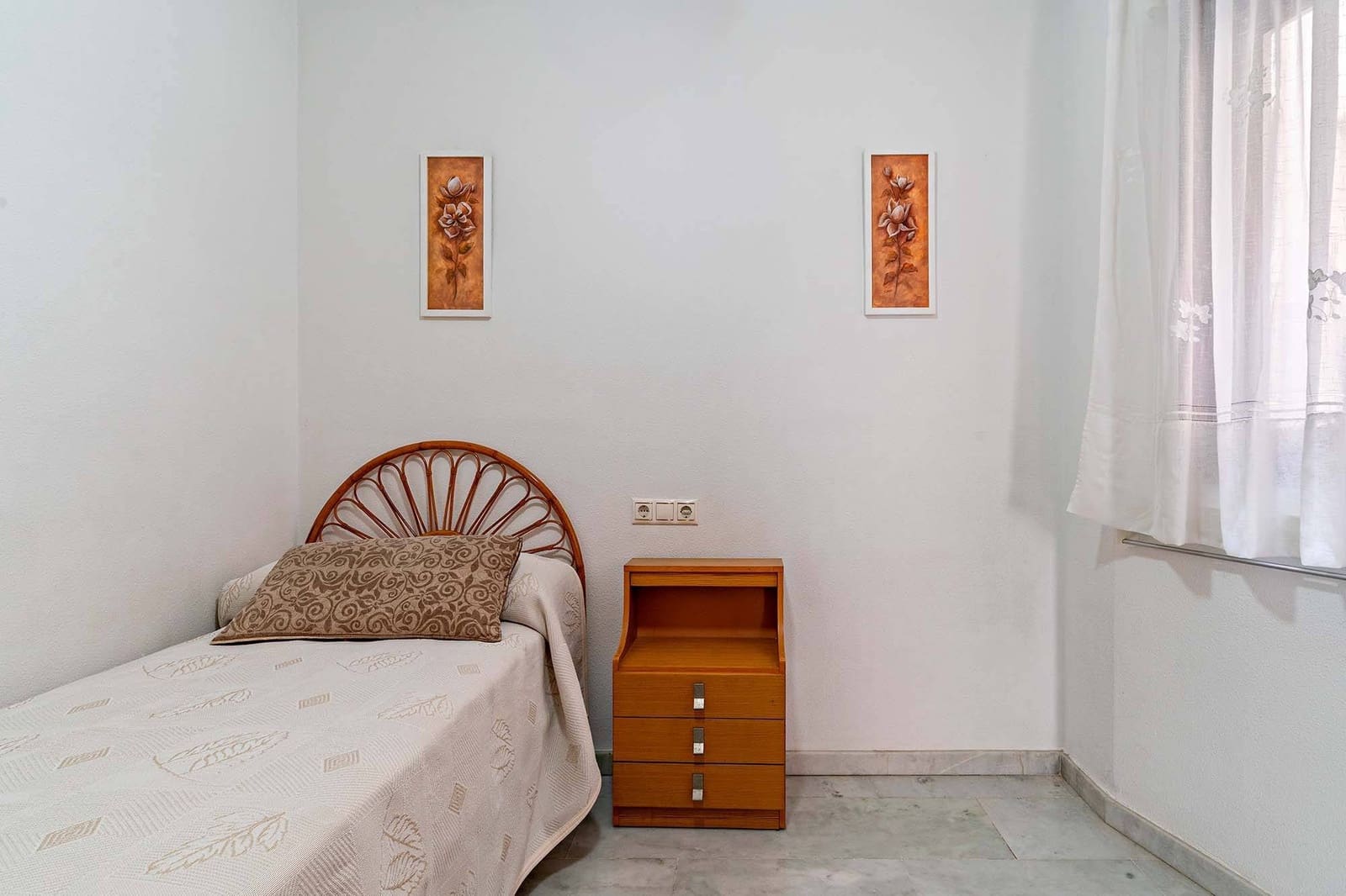 2 soveværelse Lejlighed til leje i Almeria by - € 750 (Ref: 9424438)