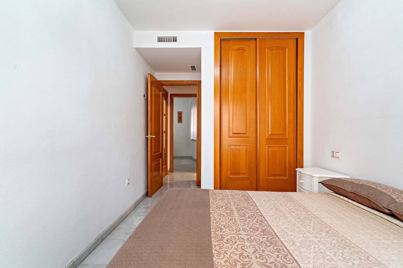 2 soveværelse Lejlighed til leje i Almeria by - € 750 (Ref: 9424438)