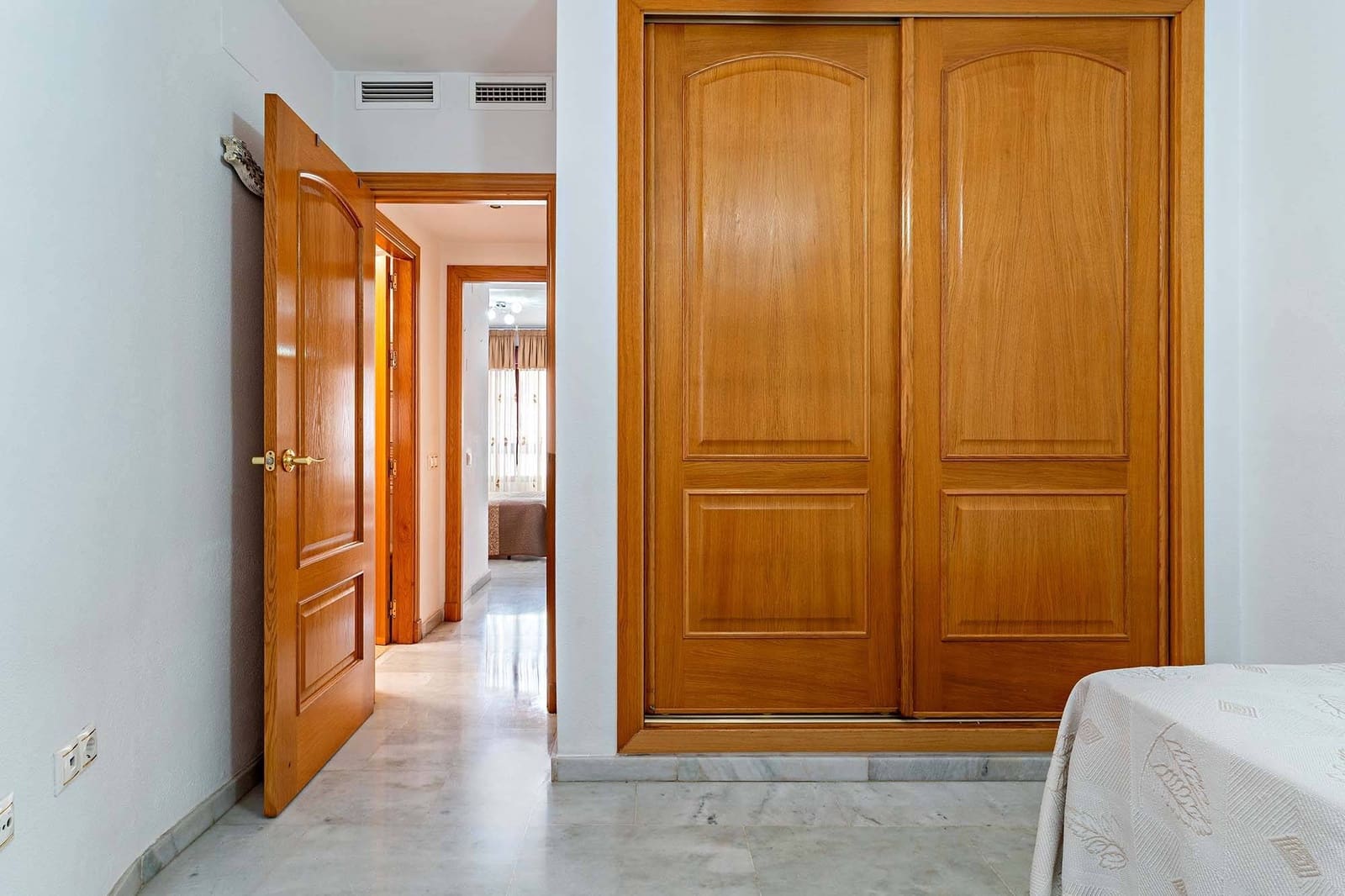 2 soveværelse Lejlighed til leje i Almeria by - € 750 (Ref: 9424438)