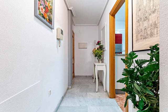 2 soveværelse Lejlighed til leje i Almería by - € 750 (Ref: 9424438)