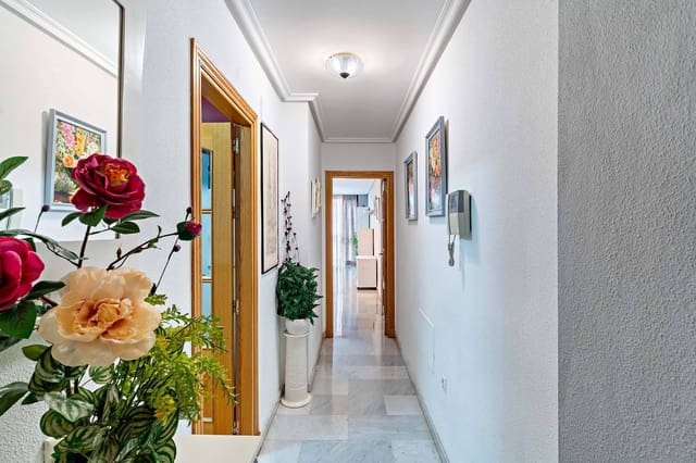 2 soveværelse Lejlighed til leje i Almería by - € 750 (Ref: 9424438)