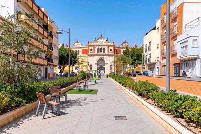 2 soveværelse Lejlighed til leje i Almería by - € 750 (Ref: 9424438)