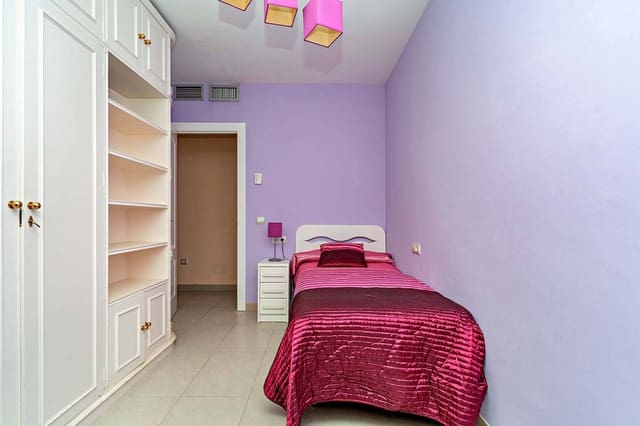 3 makuuhuone Asunto myytävänä paikassa Centro, Almería kaupunki - 245 000 € (Ref: 9436201)