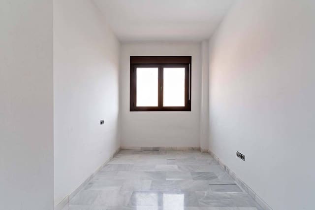 2 bedroom Flat for sale in El Ejido - € 70,000 (Ref: 9450648)