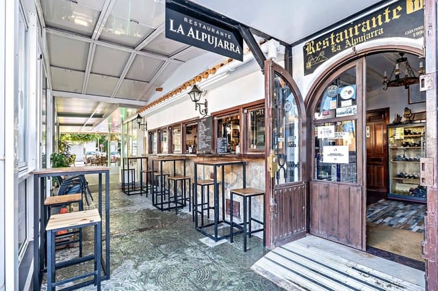 2 slaapkamer Commercieel te koop in Roquetas de Mar - € 320.000 (Ref: 9470677)