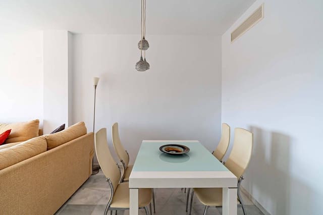 Piso de 2 habitaciones en Retamar, Almería ciudad en venta con piscina - 225.000 € (Ref: 9485280)