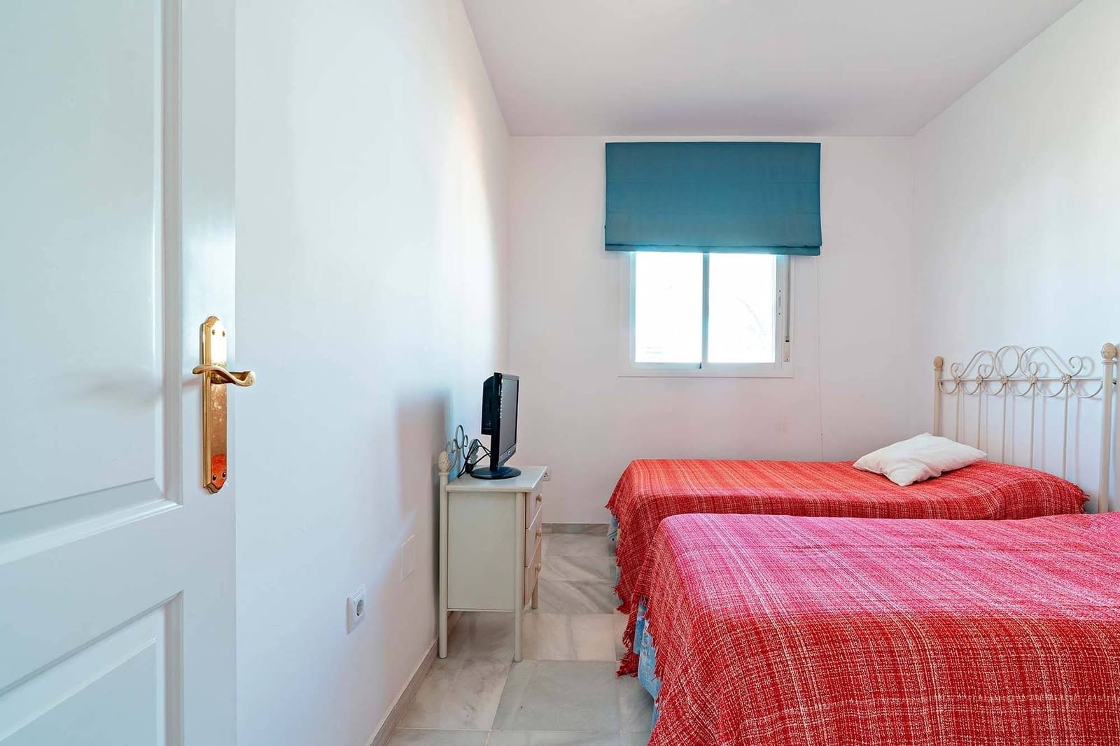 2 bedroom Flat for sale in Retamar with pool - € 225,000 (Ref: 9485280)