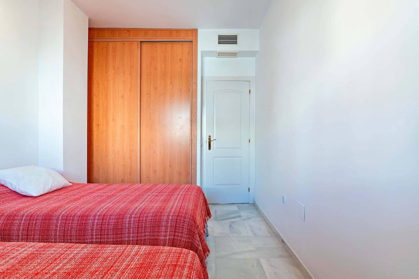 2 bedroom Flat for sale in Retamar with pool - € 225,000 (Ref: 9485280)