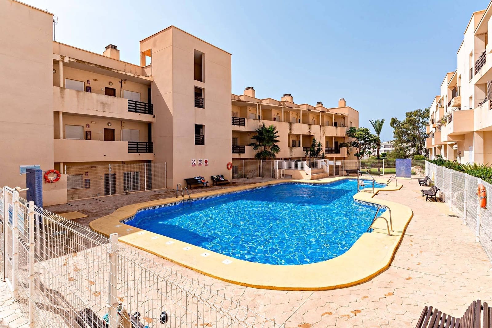 2 bedroom Flat for sale in Retamar with pool - € 225,000 (Ref: 9485280)