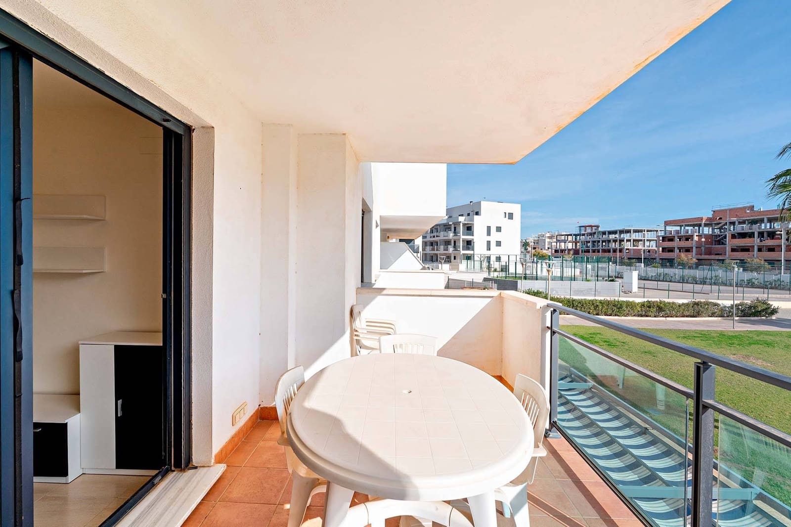 2 sypialnia Mieszkanie do wynajęcia w Miasto Almeria z basenem garażem - 775 € (Ref: 9502341)