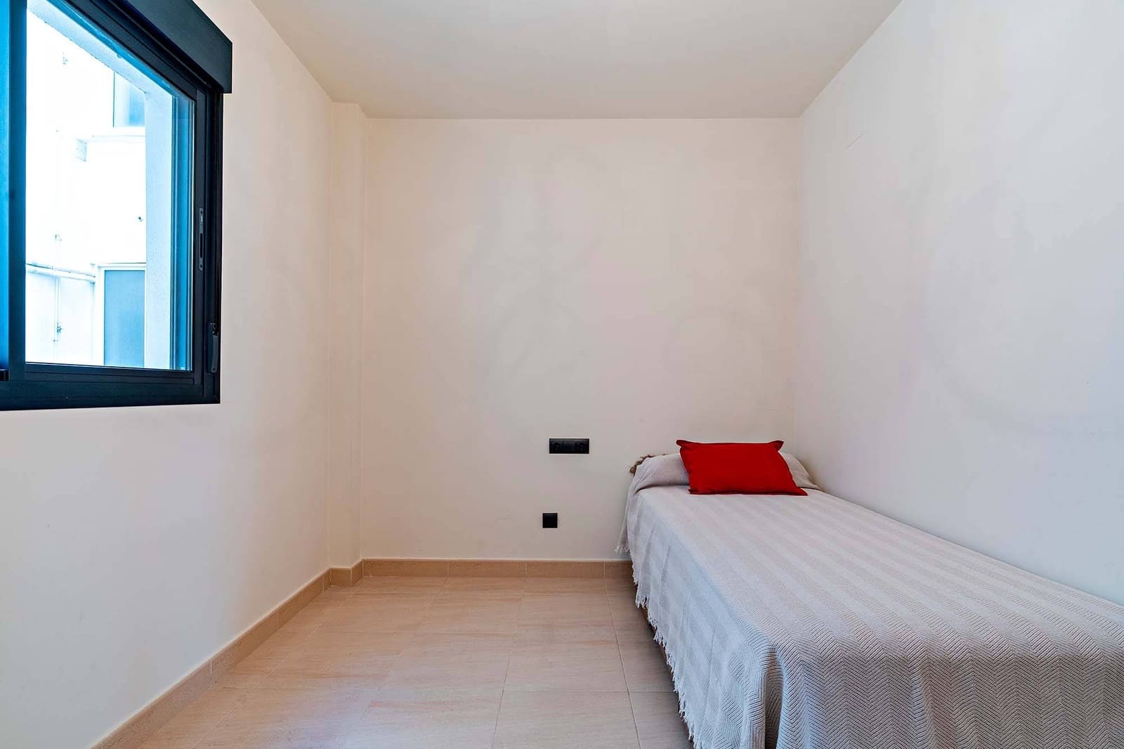 2 sypialnia Mieszkanie do wynajęcia w Miasto Almeria z basenem garażem - 775 € (Ref: 9502341)