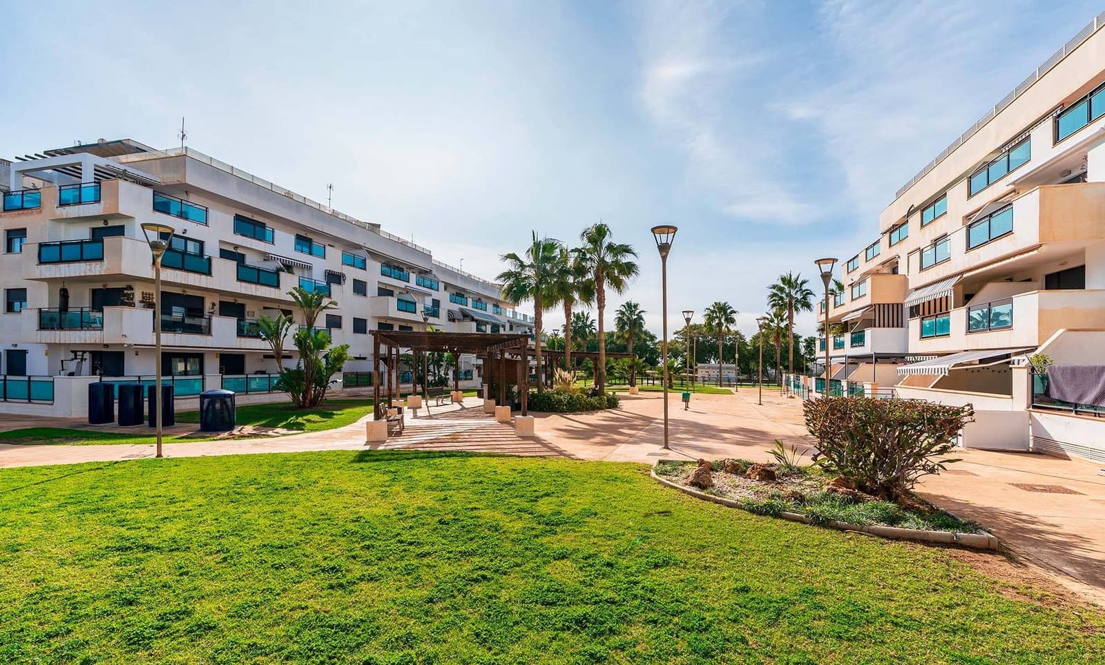 2 sypialnia Mieszkanie do wynajęcia w Miasto Almeria z basenem garażem - 775 € (Ref: 9502341)