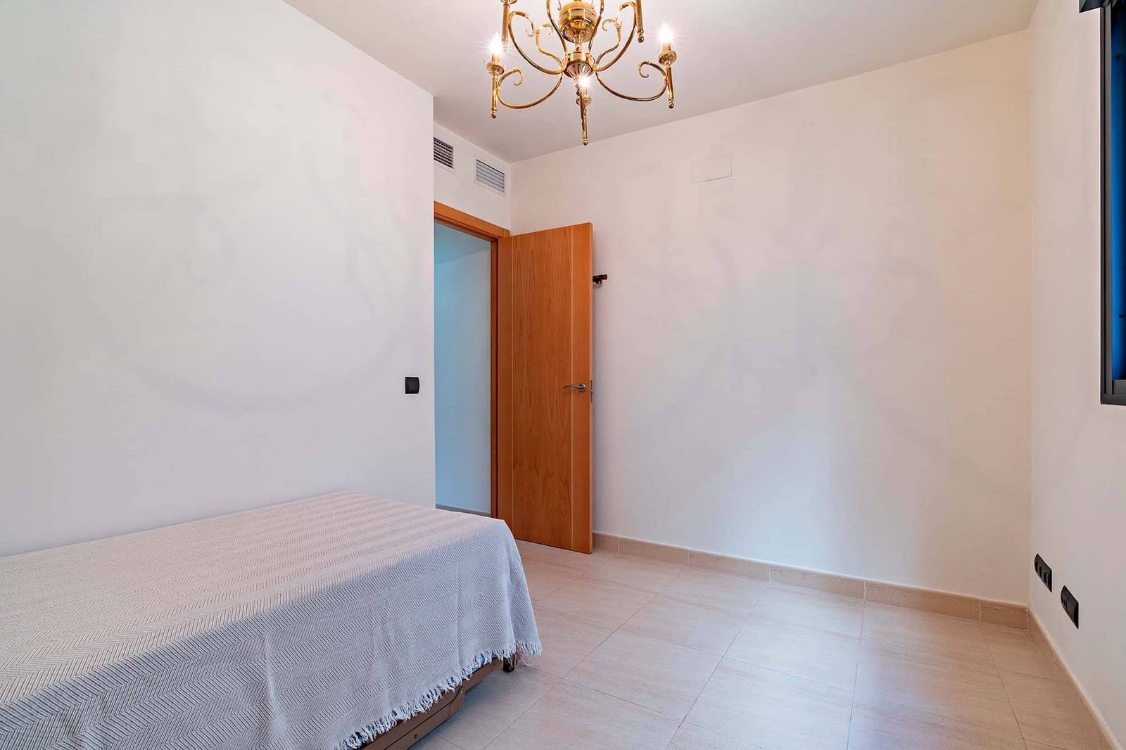 2 sypialnia Mieszkanie do wynajęcia w Miasto Almeria z basenem garażem - 775 € (Ref: 9502341)