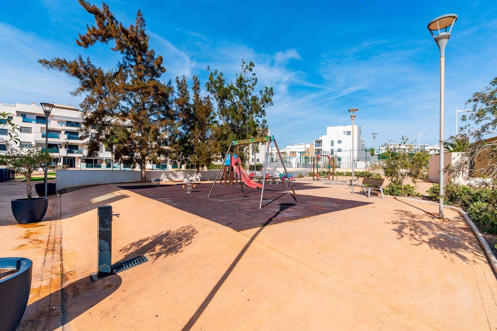 2 sypialnia Mieszkanie do wynajęcia w Miasto Almeria z basenem garażem - 775 € (Ref: 9502341)