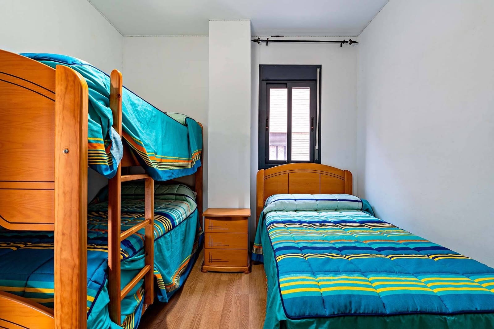 4 slaapkamer Flat te huur in Roquetas de Mar - € 800 (Ref: 9508856)