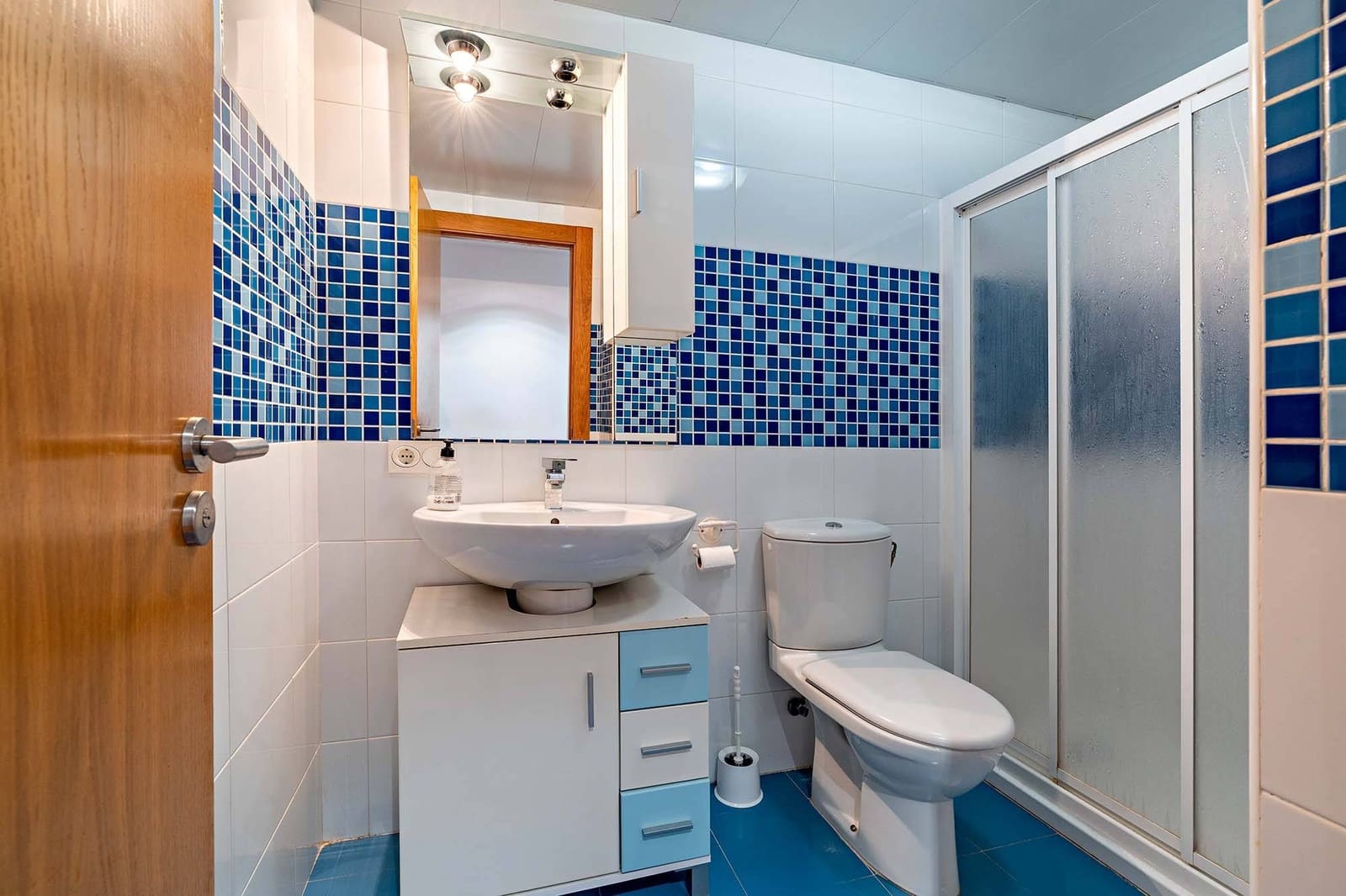 4 slaapkamer Flat te huur in Roquetas de Mar - € 800 (Ref: 9508856)