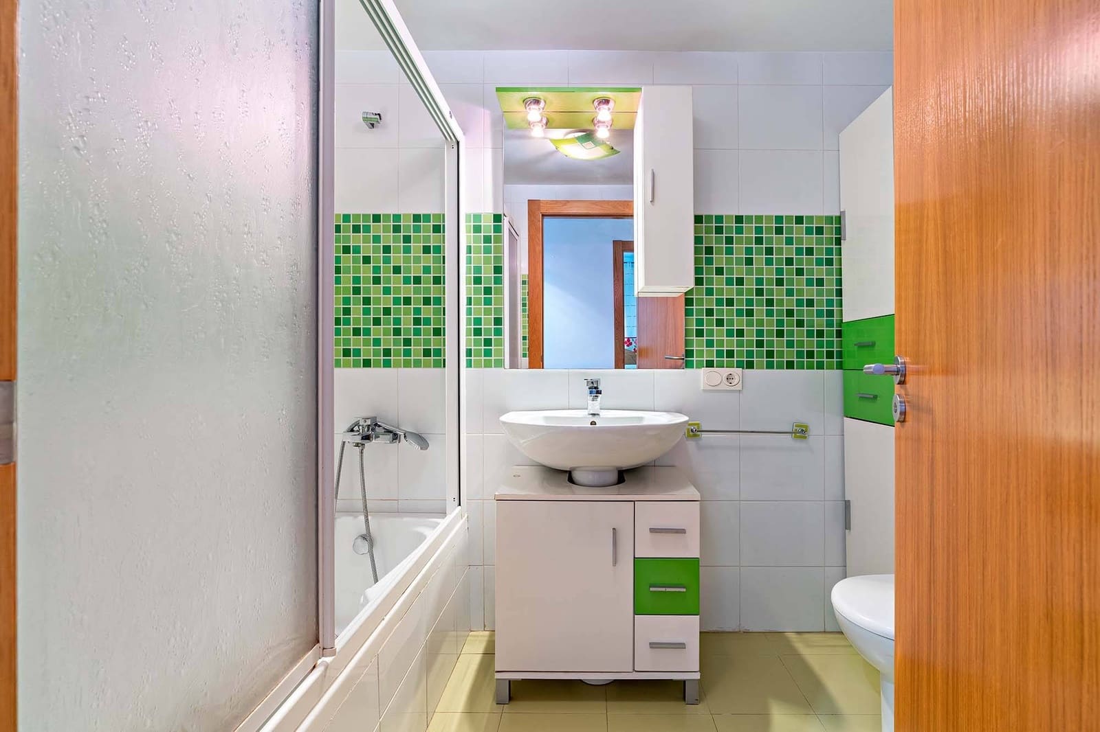 4 slaapkamer Flat te huur in Roquetas de Mar - € 800 (Ref: 9508856)