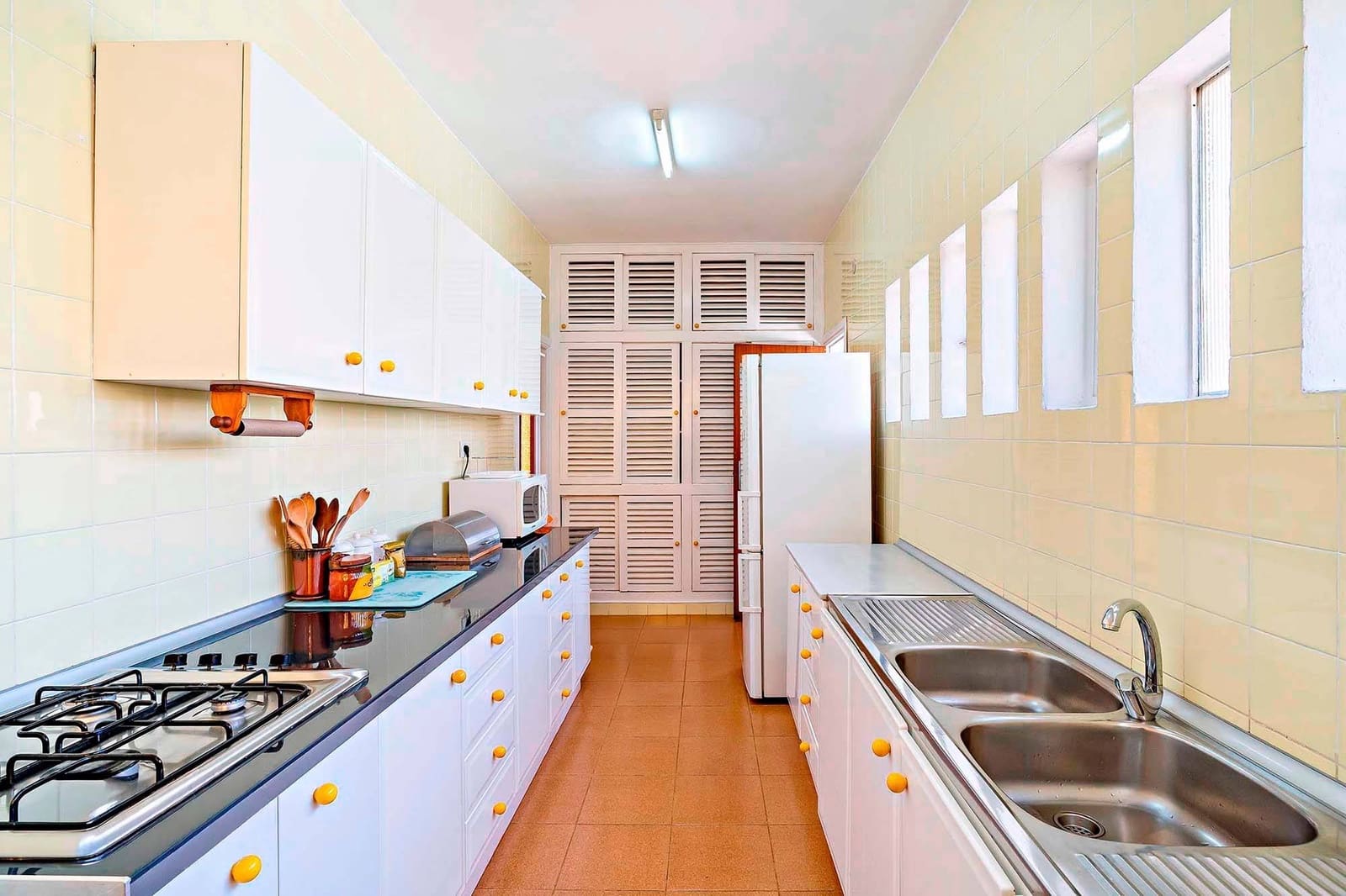 5 bedroom Villa for sale in Aguadulce (Almeria) with garage - € 399,000 (Ref: 9548165)