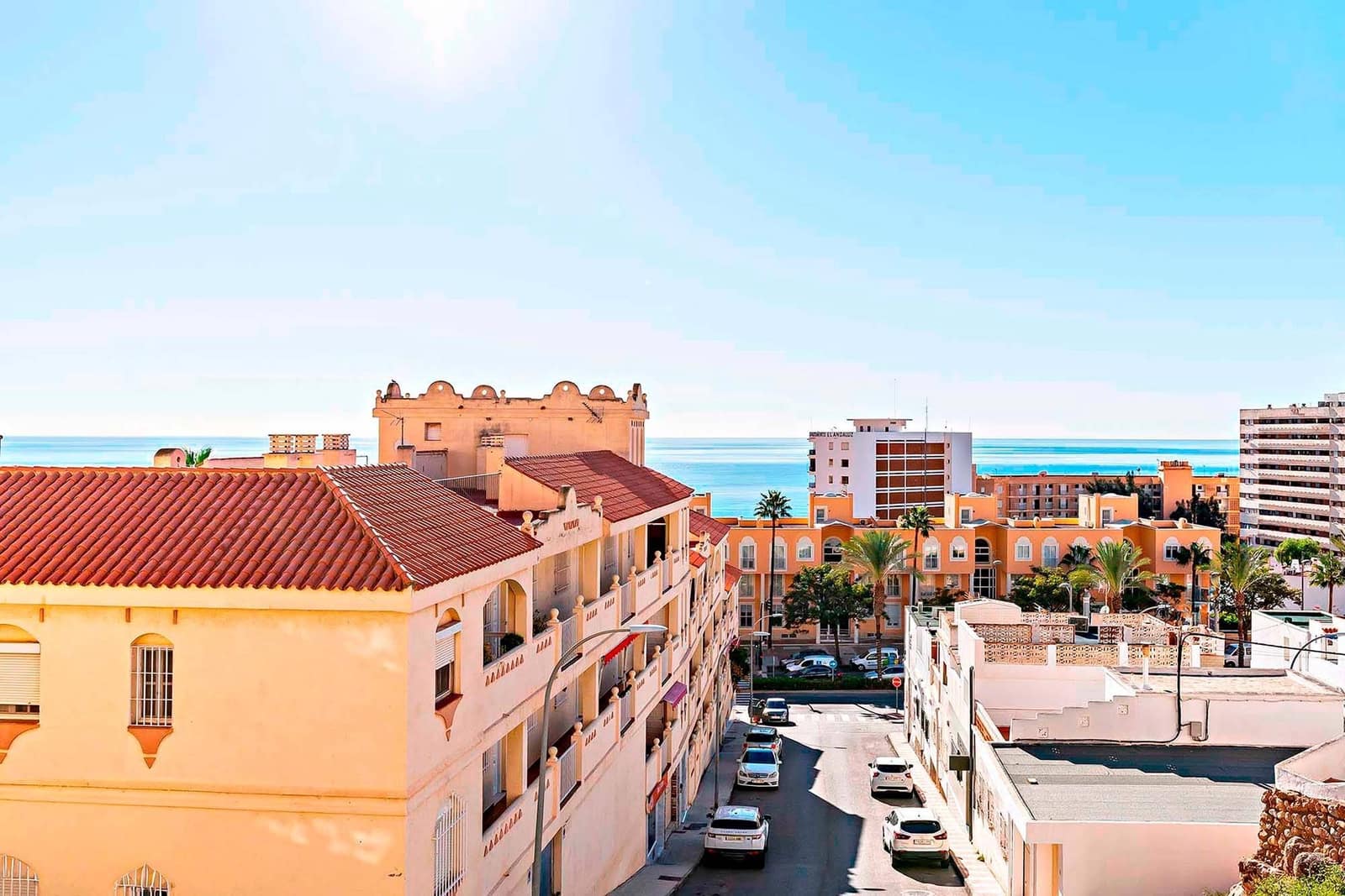 5 bedroom Villa for sale in Aguadulce (Almeria) with garage - € 399,000 (Ref: 9548165)