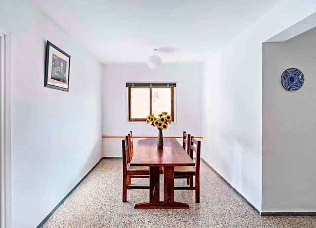 5 bedroom Villa for sale in Aguadulce (Almeria), Roquetas de Mar with garage - € 399,000 (Ref: 9548165)