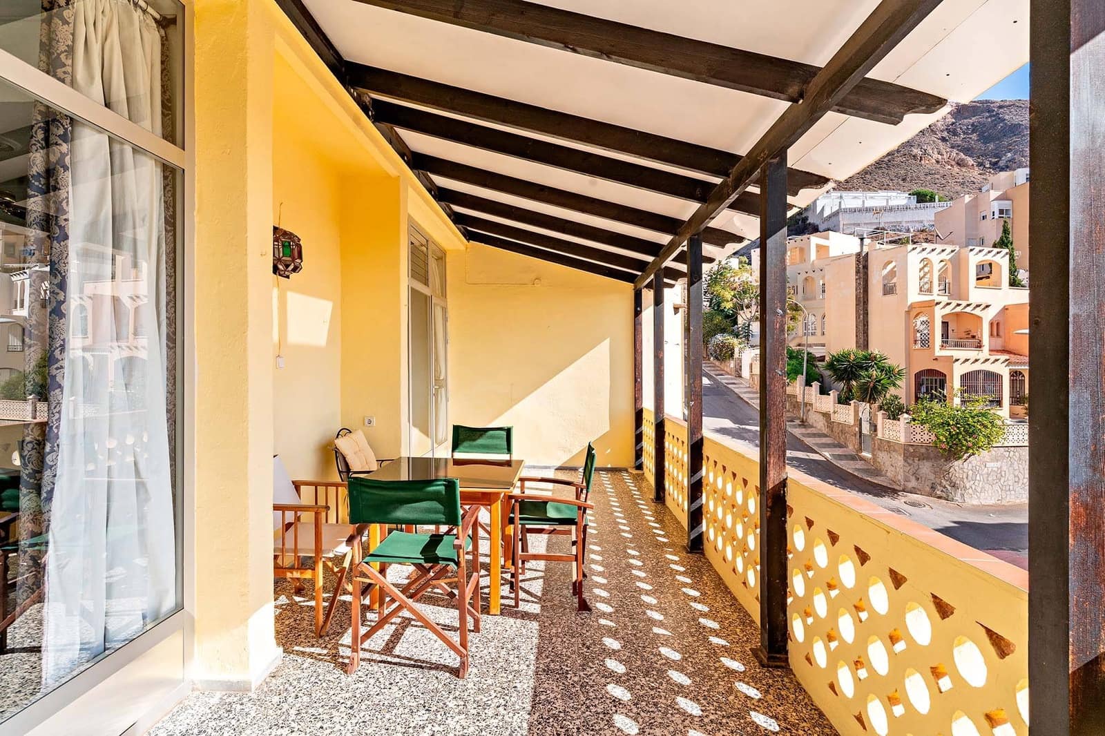 5 bedroom Villa for sale in Aguadulce (Almeria) with garage - € 399,000 (Ref: 9548165)