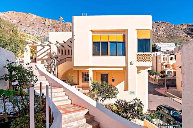 6 chambre Villa/Maison Mitoyenne à vendre à Aguadulce (Almeria), Roquetas de Mar avec garage - 550 000 € (Ref: 9551464)