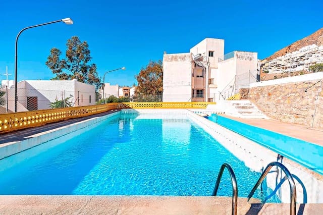 6 chambre Villa/Maison Mitoyenne à vendre à Aguadulce (Almeria), Roquetas de Mar avec garage - 550 000 € (Ref: 9551464)