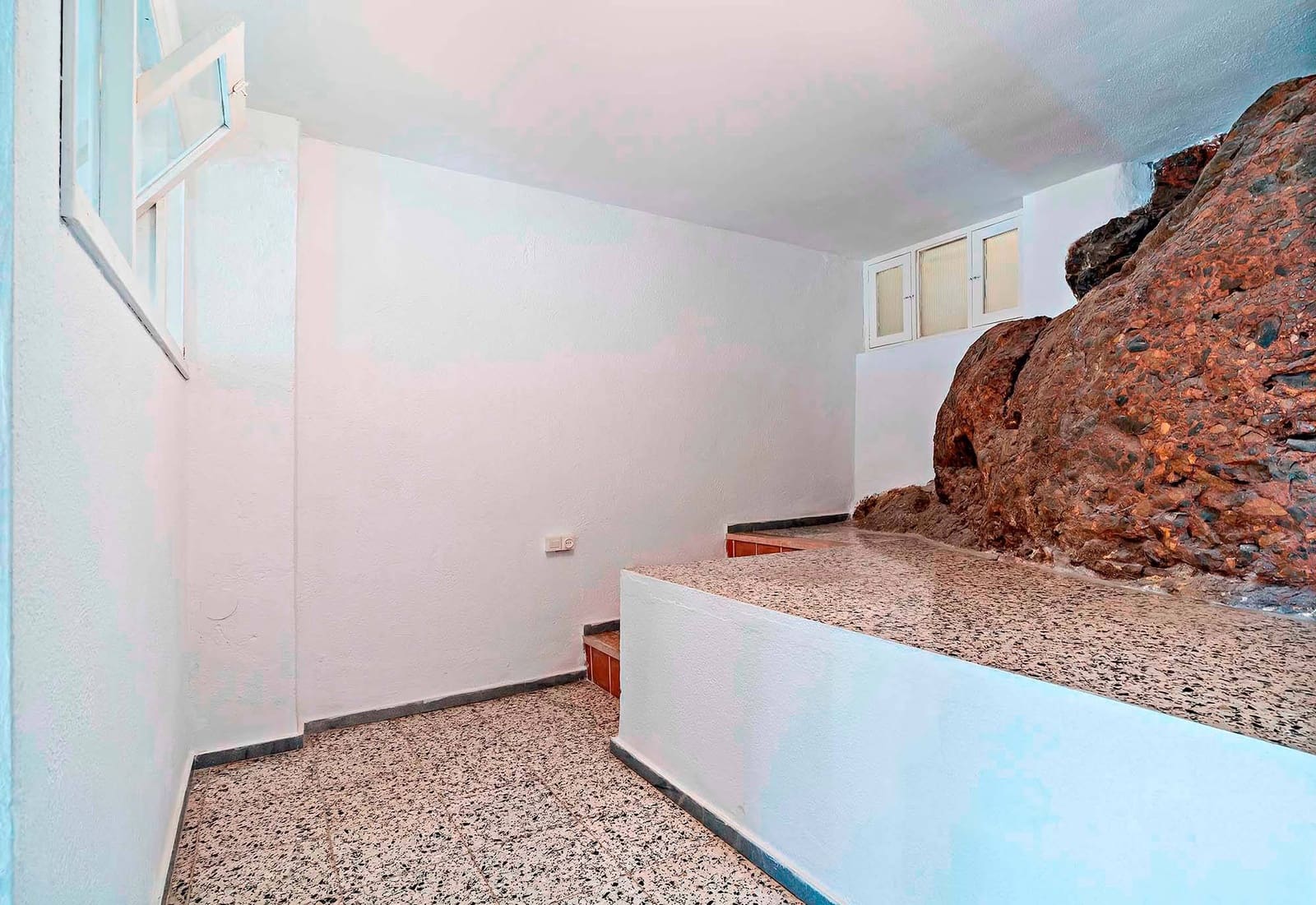 6 bedroom Terraced Villa for sale in Aguadulce (Almeria) with garage - € 550,000 (Ref: 9551464)