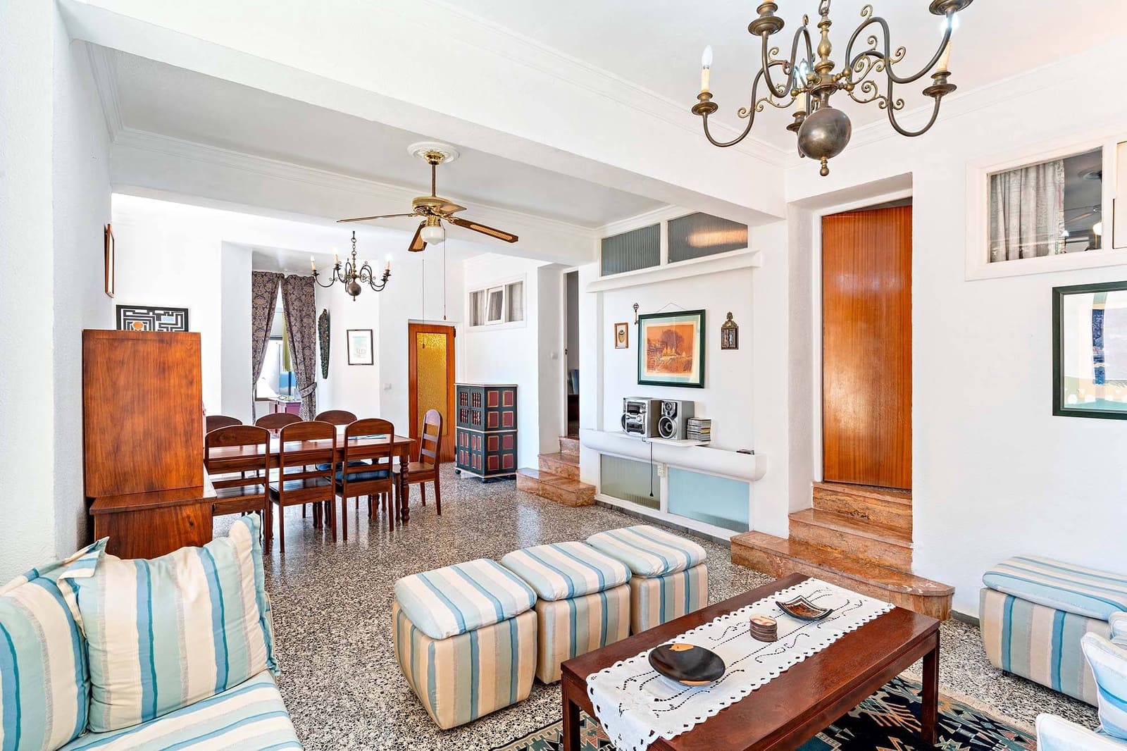 6 bedroom Terraced Villa for sale in Aguadulce (Almeria) with garage - € 550,000 (Ref: 9551464)