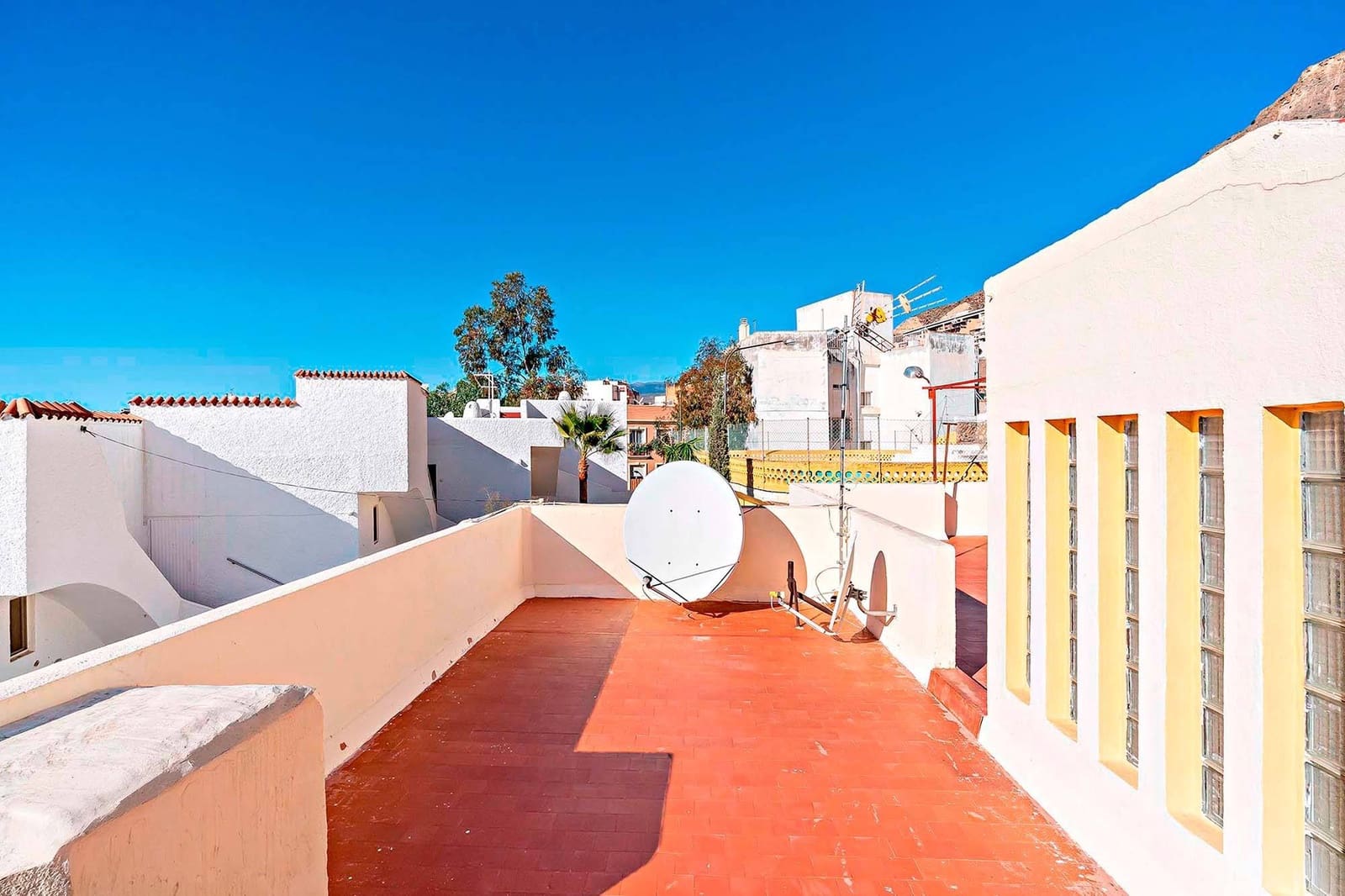 6 bedroom Terraced Villa for sale in Aguadulce (Almeria) with garage - € 550,000 (Ref: 9551464)
