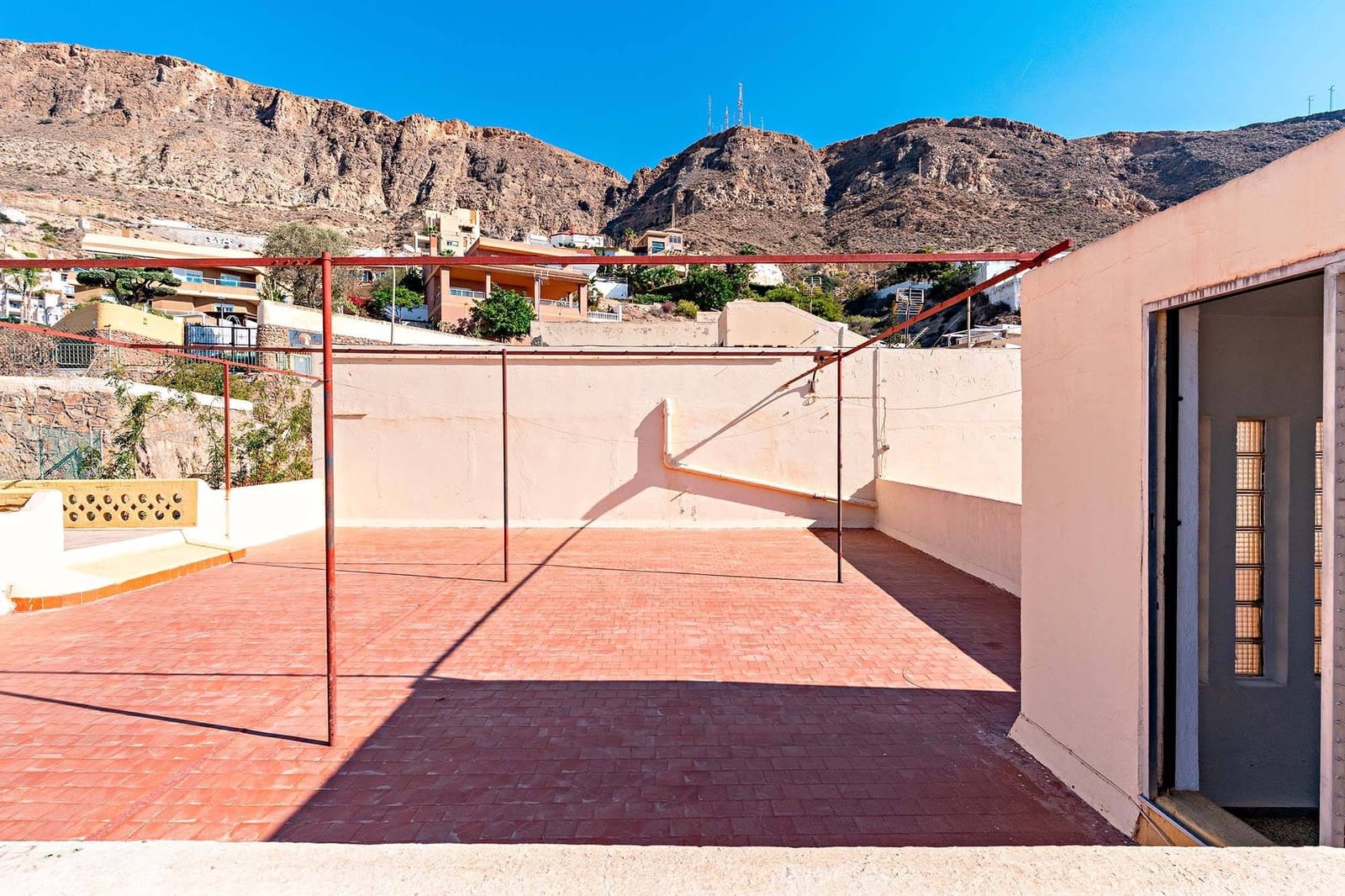 6 bedroom Terraced Villa for sale in Aguadulce (Almeria) with garage - € 550,000 (Ref: 9551464)