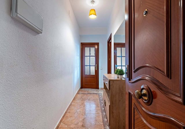 2 makuuhuone Asunto myytävänä paikassa Centro, Almería kaupunki - 180 000 € (Ref: 9565224)