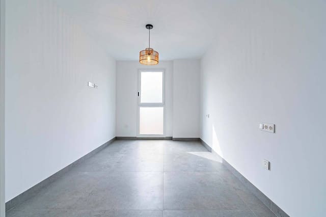 2 makuuhuone Asunto vuokrattavana paikassa Almería kaupunki mukana uima-altaan 
autotalli - 950 € (Ref: 9565225)