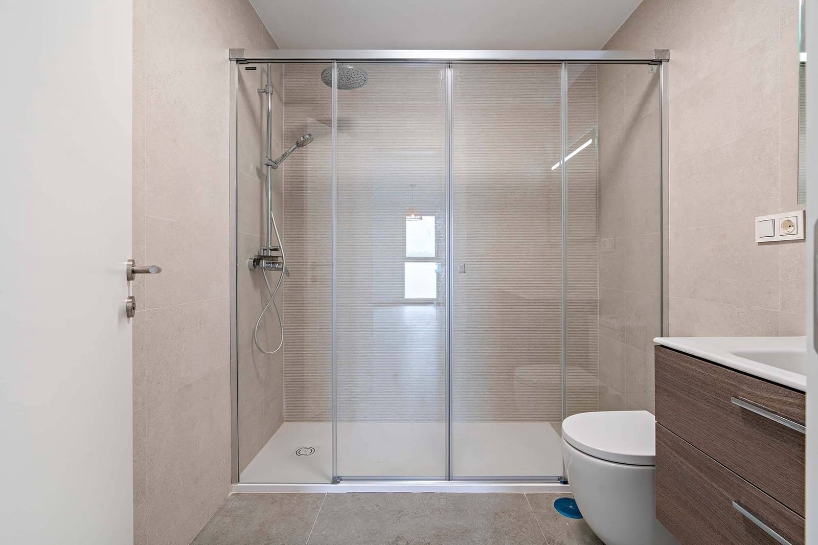 2 makuuhuone Asunto vuokrattavana paikassa Almeria kaupunki mukana uima-altaan 
autotalli - 950 € (Ref: 9565225)