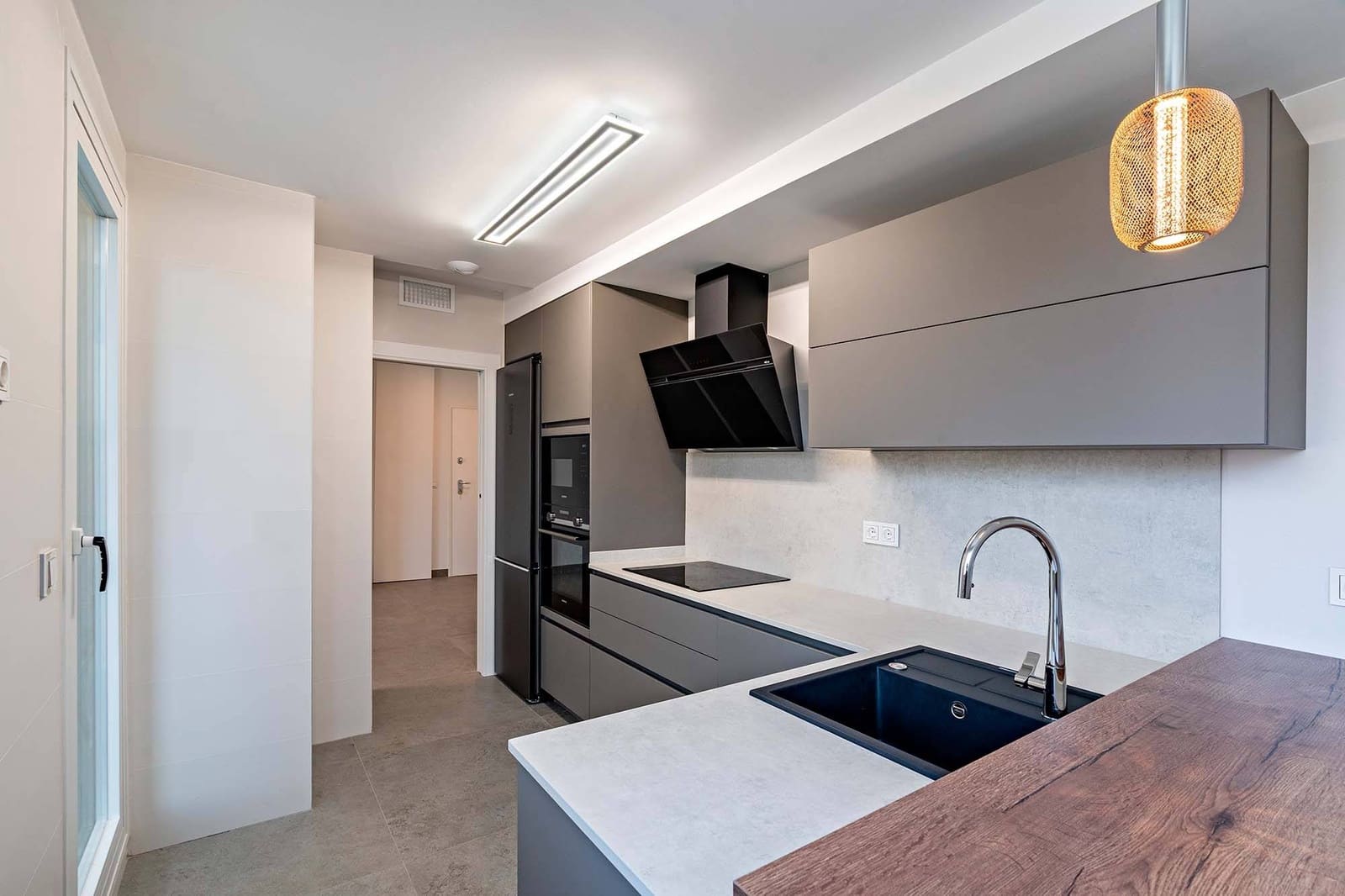 2 makuuhuone Asunto vuokrattavana paikassa Almeria kaupunki mukana uima-altaan 
autotalli - 950 € (Ref: 9565225)