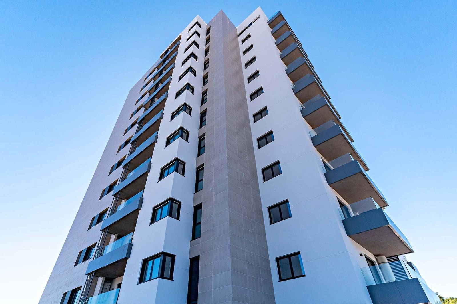 2 makuuhuone Asunto vuokrattavana paikassa Almeria kaupunki mukana uima-altaan 
autotalli - 950 € (Ref: 9565225)