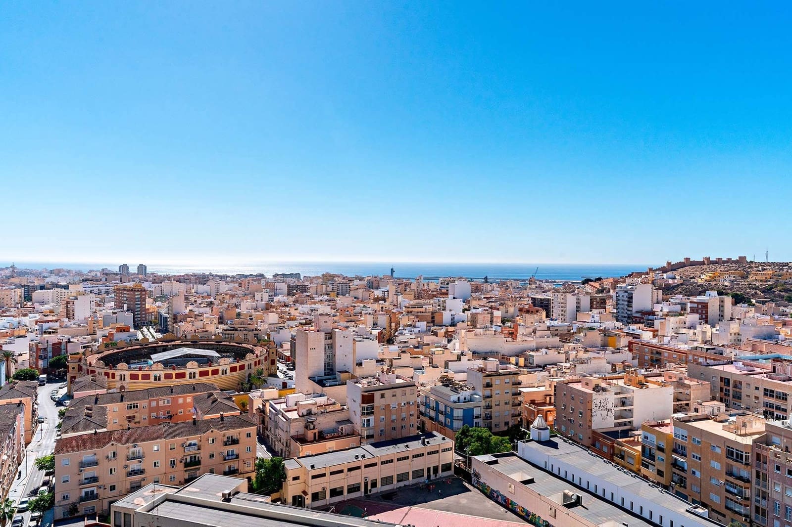 2 makuuhuone Asunto vuokrattavana paikassa Almeria kaupunki mukana uima-altaan 
autotalli - 950 € (Ref: 9565225)