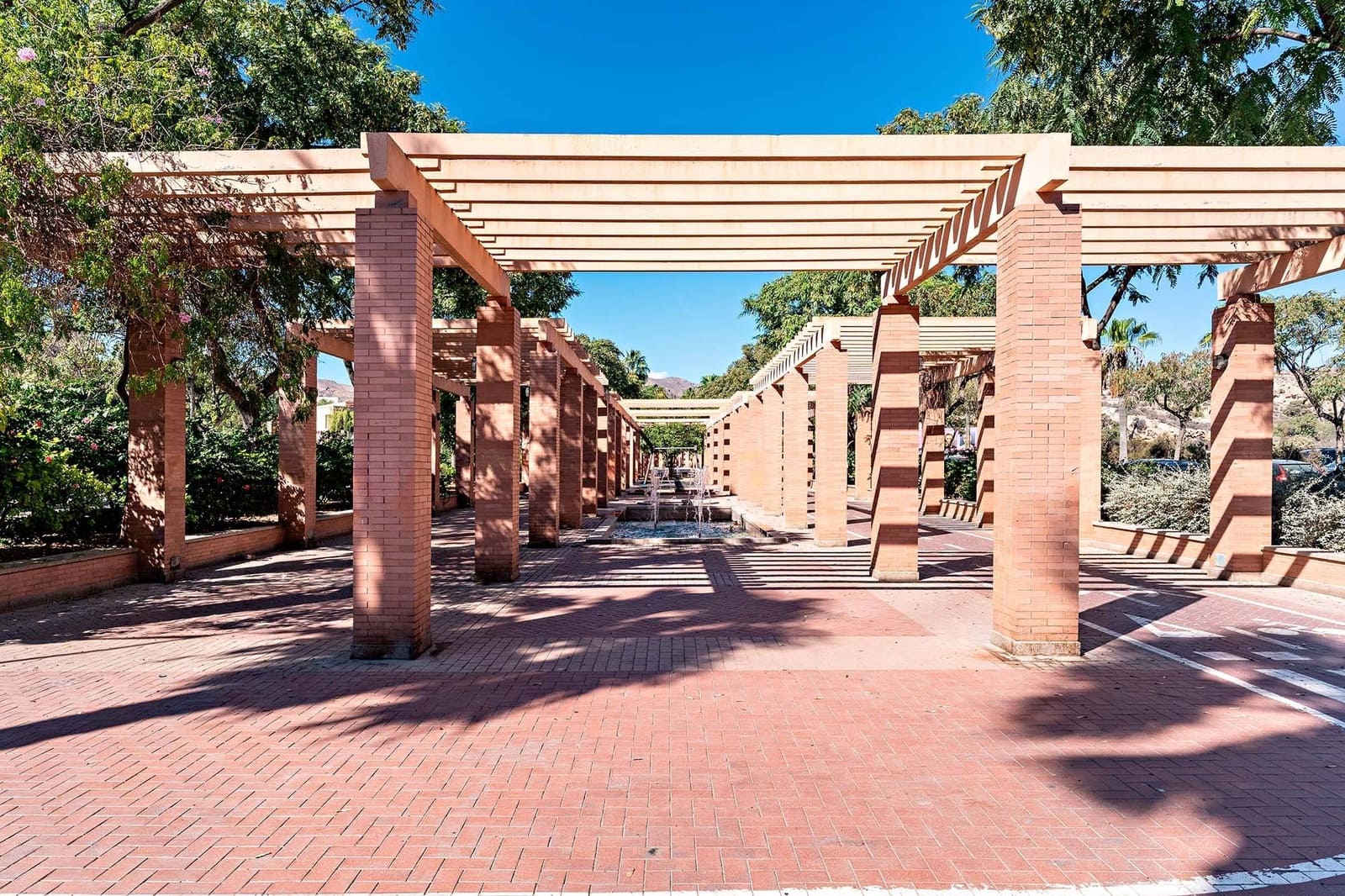 2 makuuhuone Asunto vuokrattavana paikassa Almeria kaupunki mukana uima-altaan 
autotalli - 950 € (Ref: 9565225)