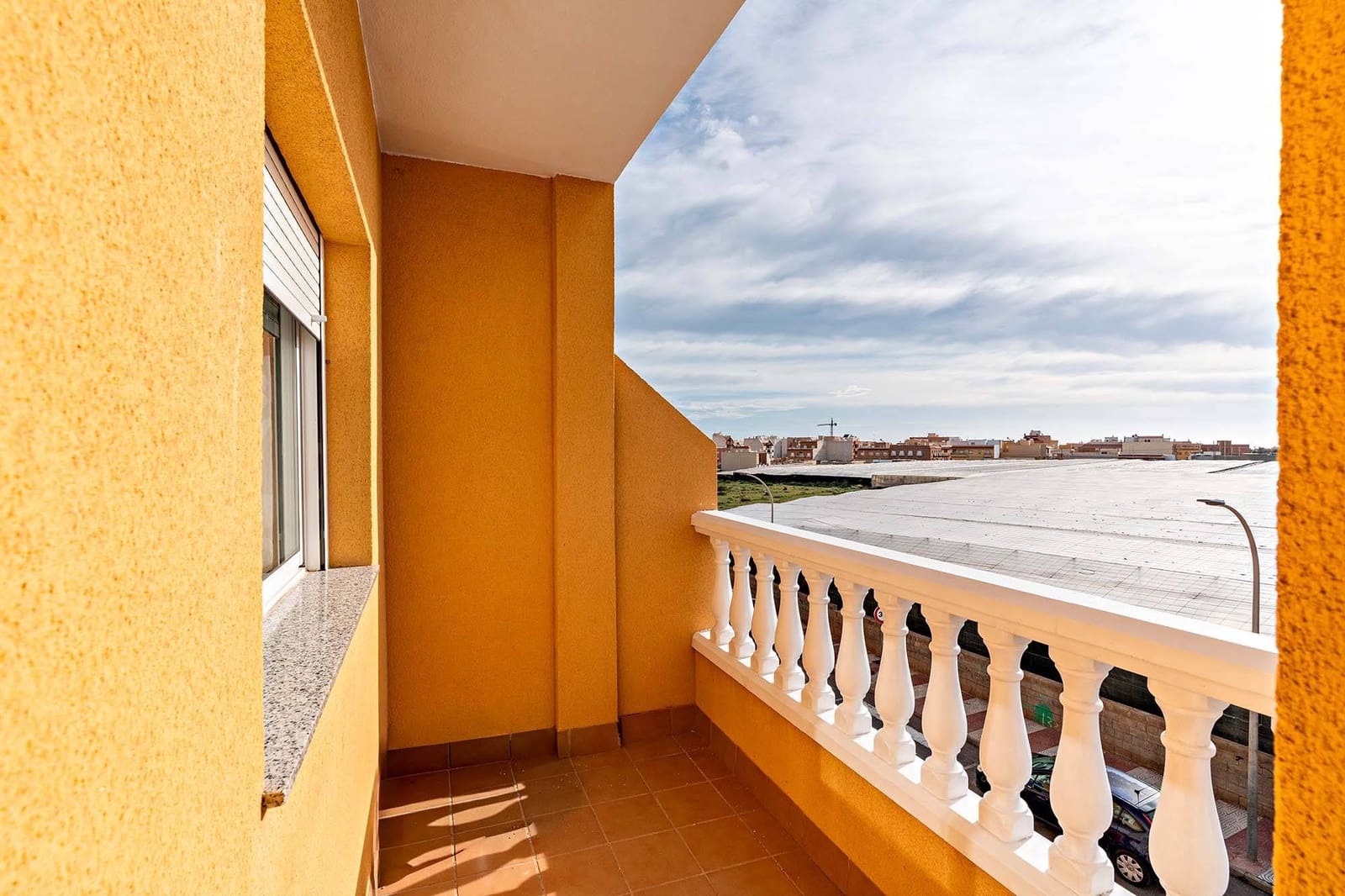 3 bedroom Flat for sale in Roquetas de Mar with garage - € 150,000 (Ref: 9602648)