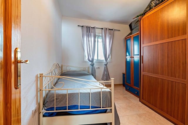 Piso de 3 habitaciones en Roquetas de Mar en venta con garaje - 150.000 € (Ref: 9602648)