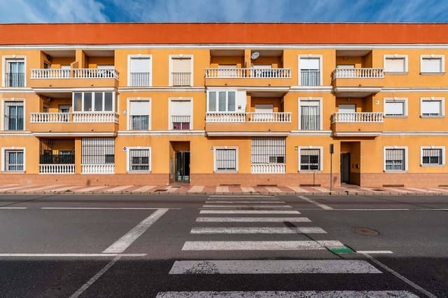 3 bedroom Flat for sale in Roquetas de Mar with garage - € 150,000 (Ref: 9602648)