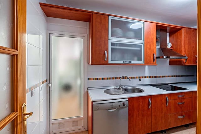 3 soveværelse Lejlighed til salg i Roquetas de Mar med garage - € 140.000 (Ref: 9602648)