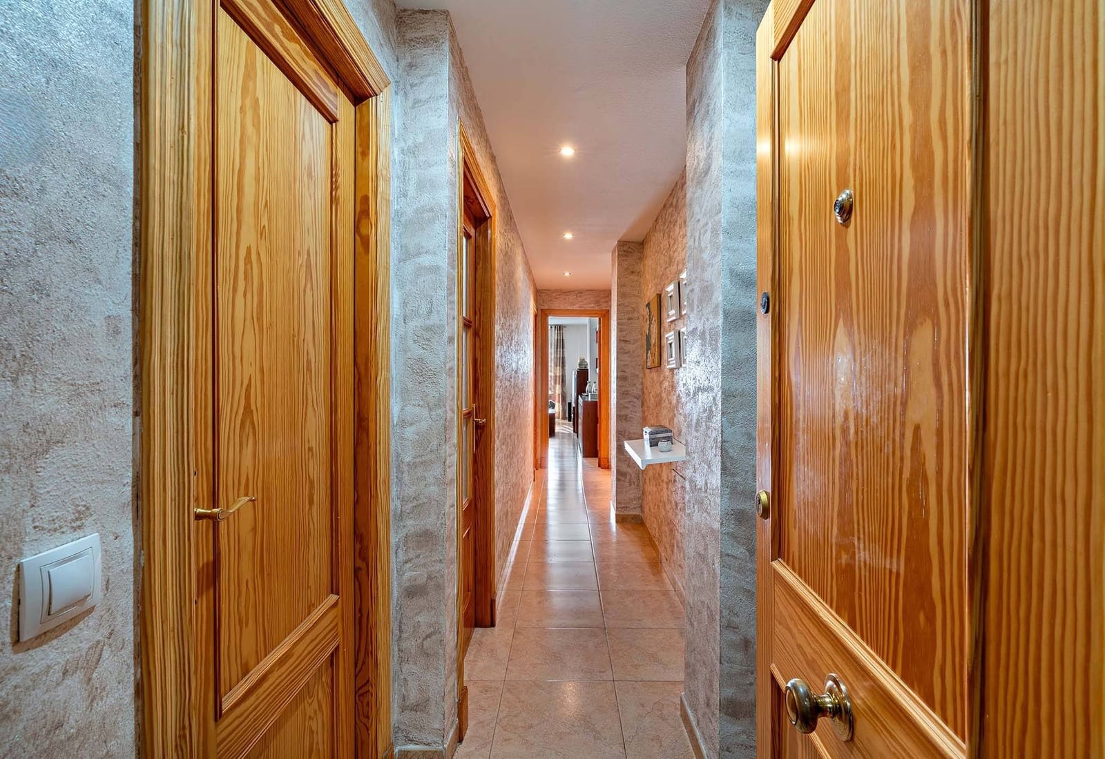3 bedroom Flat for sale in Roquetas de Mar with garage - € 140,000 (Ref: 9602648)
