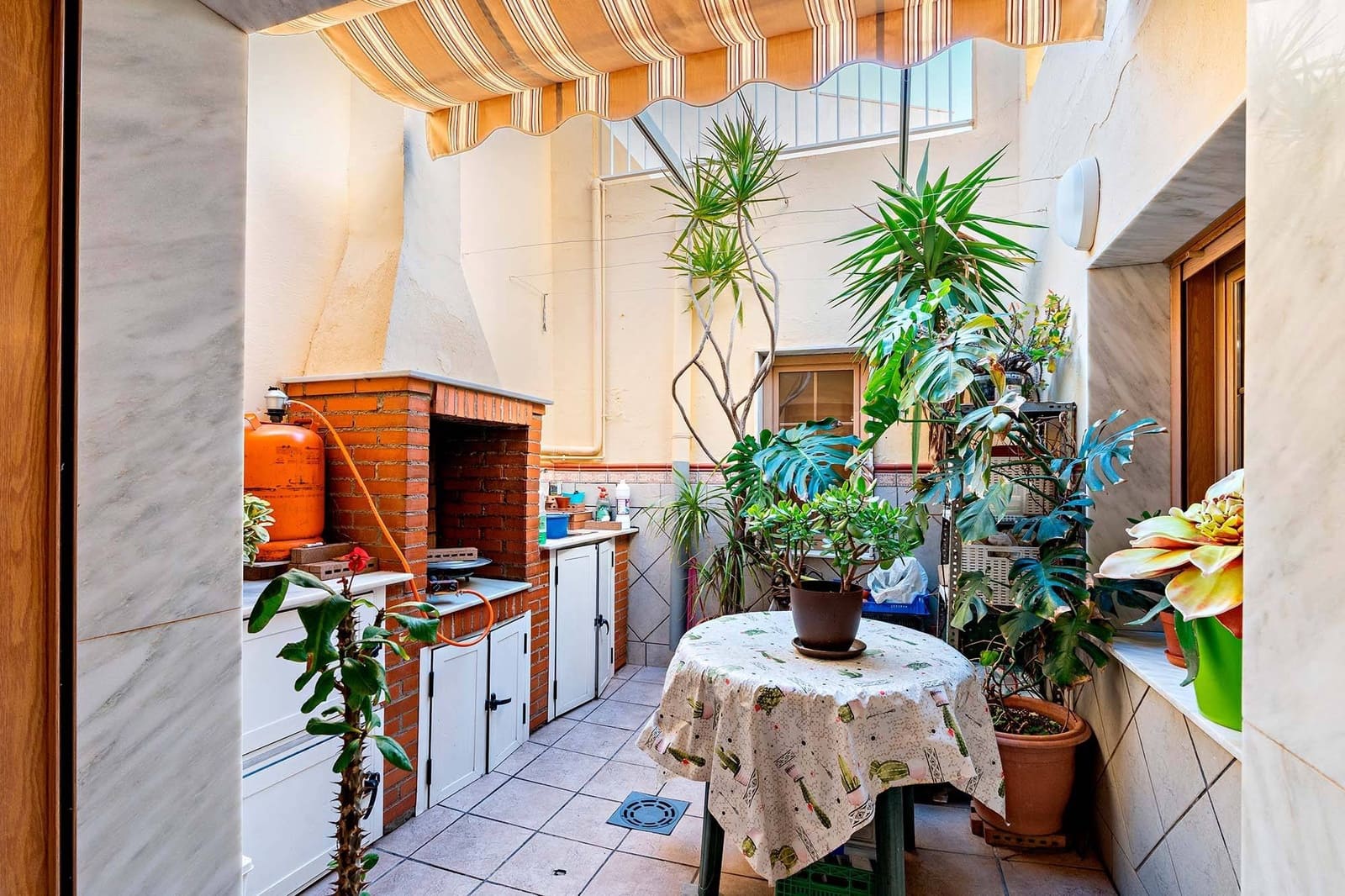 4 soveværelse Erhverv til salg i Aguadulce (Almeria) med garage - € 699.000 (Ref: 9634232)