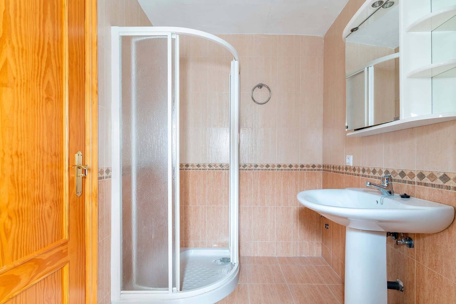 Commercial for sale in Almeria city - € 440,000 (Ref: 9656072)