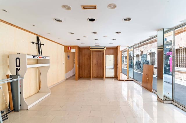 Commercial for sale in Centro, Almería city - € 440,000 (Ref: 9656072)